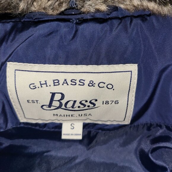 G.H. Bass & Co. | Faux Fur Trim Navy Blue, Brown Outline Puffer Vest - Picture 9 of 15